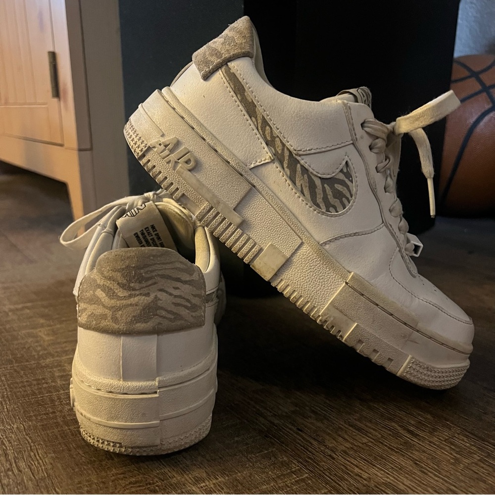 Nike Women’s AirForce Sneakers